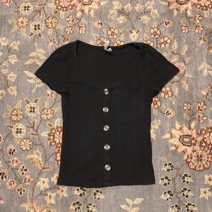 Black short sleeve cropped shirt